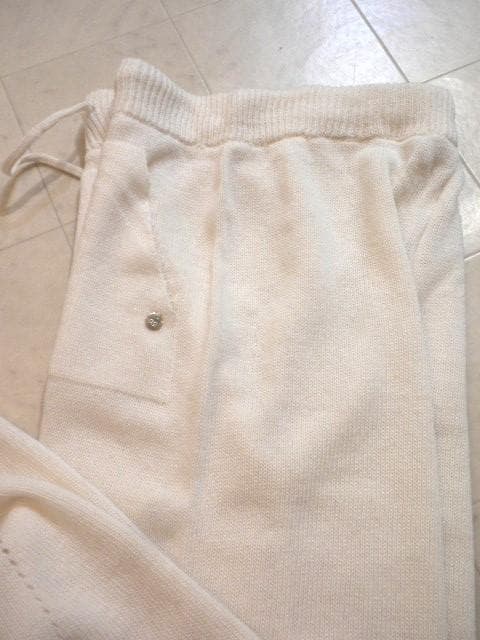 KABEリナシメント◆カシミヤ混ウール！お洒落なオフ白ニットジョガーパンツ