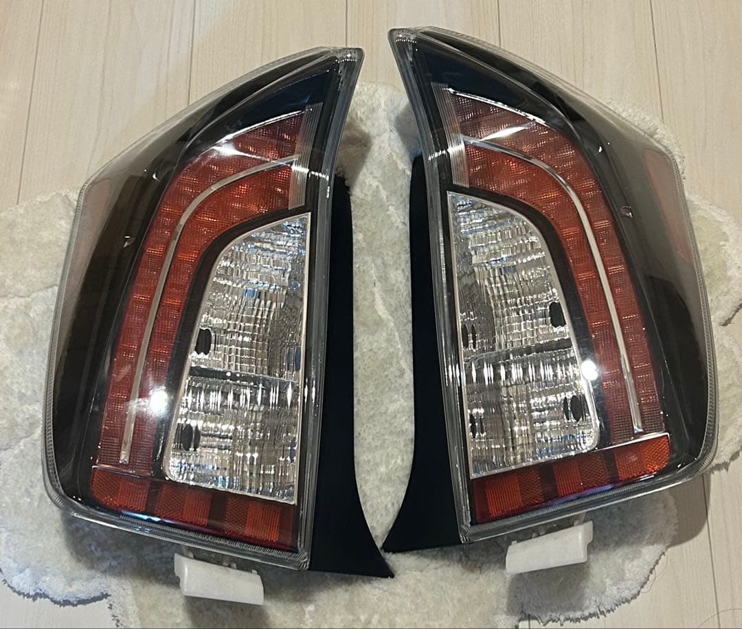 プリウス30系　前期後期　テールランプ　usルック　G's風　ブレーキ全灯化