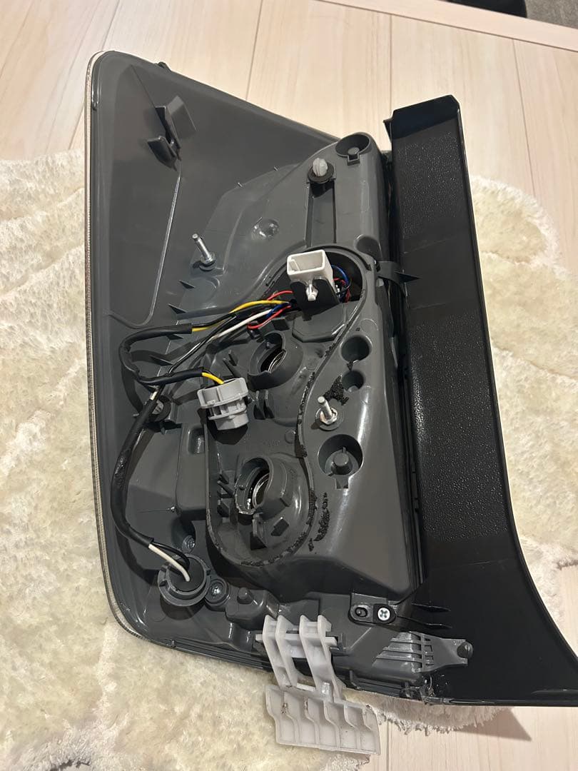 プリウス30系　前期後期　テールランプ　usルック　G's風　ブレーキ全灯化