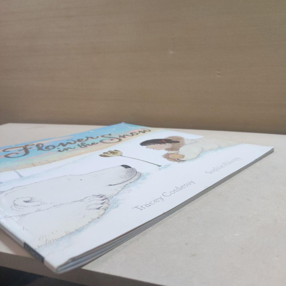 A Flower in the 　笑顔の花が咲く（英語、日本語） 2冊