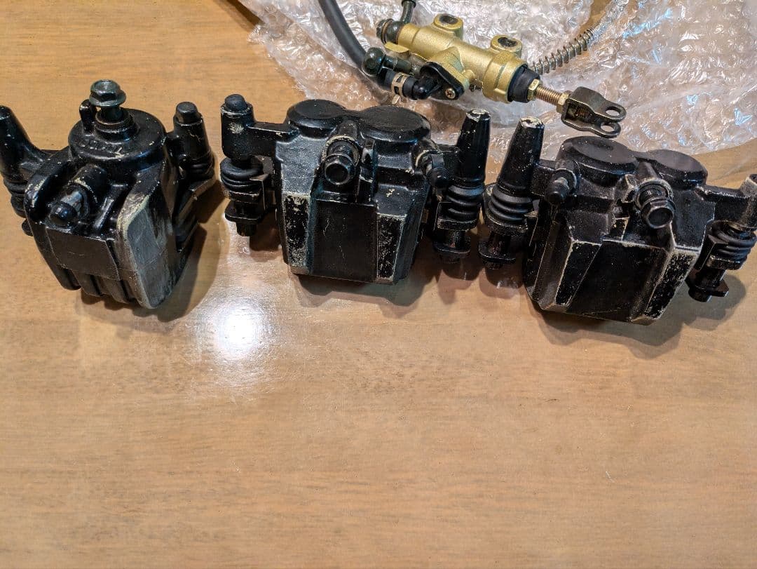 ゼファー400ブレーキキャリパー前後　リアマスターシリンダーセット