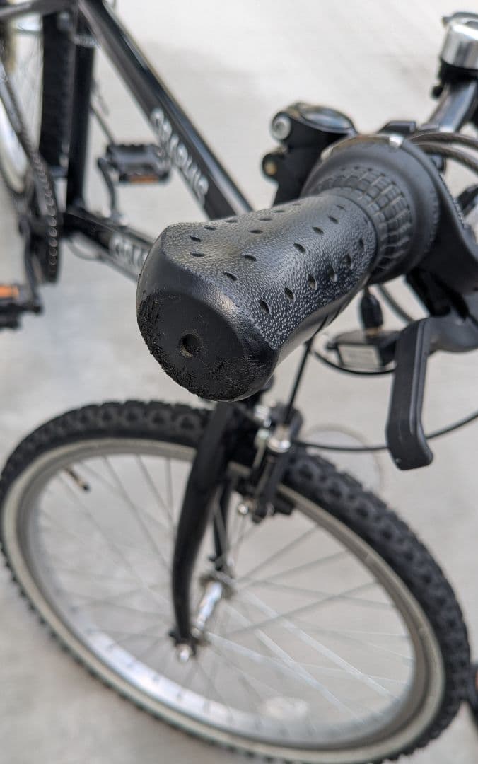 引取限定　GRAPHIS グラフィス　22インチ