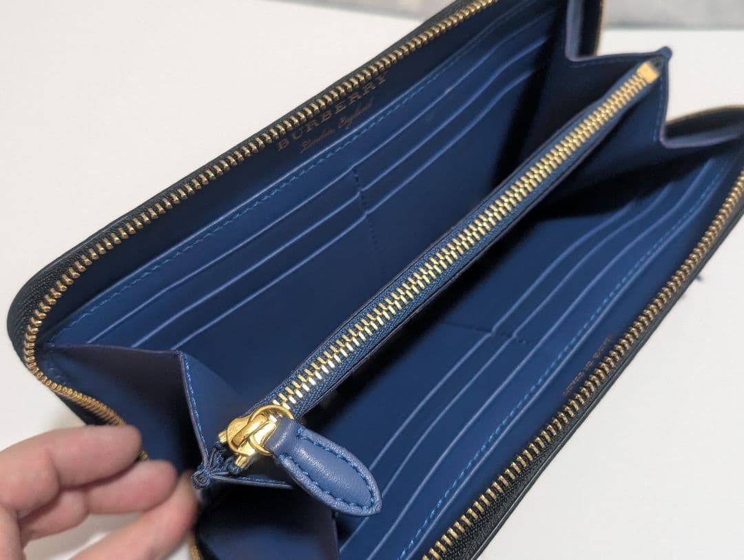 BURBERRY バーバリー 長財布 ラウンドファスナー 刺繍 チェック