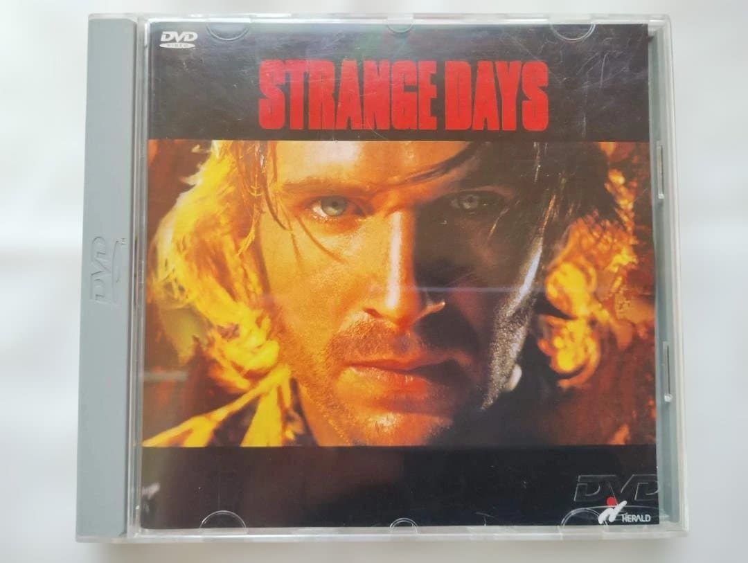 ストレンジ・デイズ 中古DVD 最終値下価格