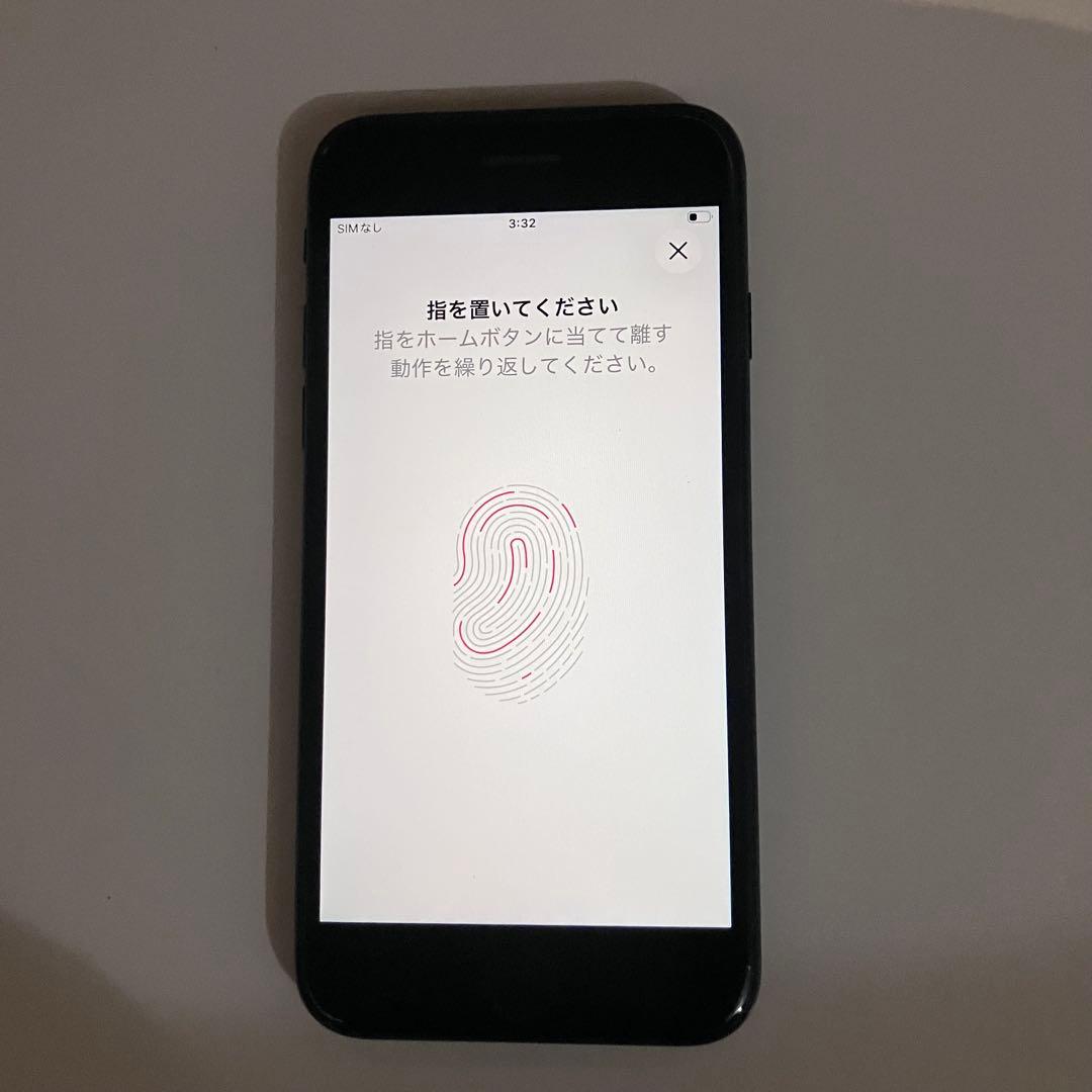 バッテリー新品iPhoneSE第3世代　64GB SIMフリー