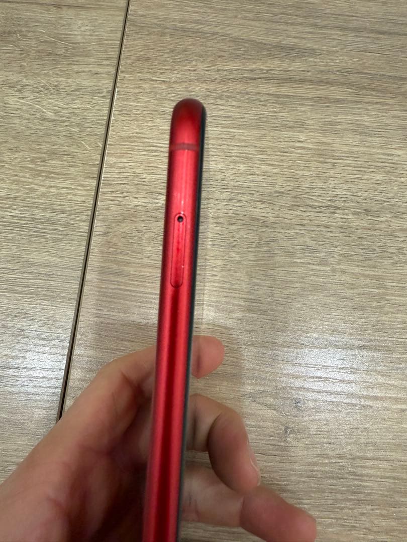 Apple iPhone XR レッド　RED スマホ　本体