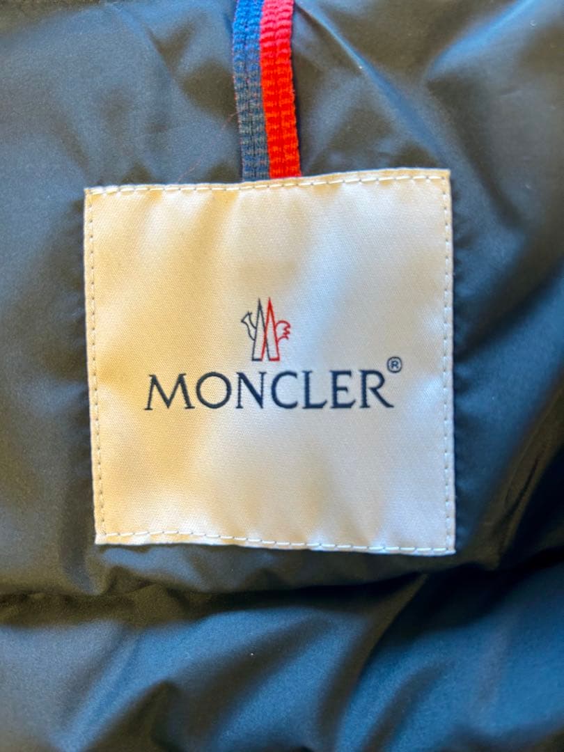 モンクレール　キッズダウンジャケット