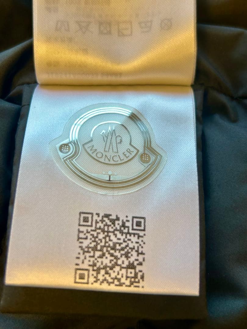 モンクレール　キッズダウンジャケット