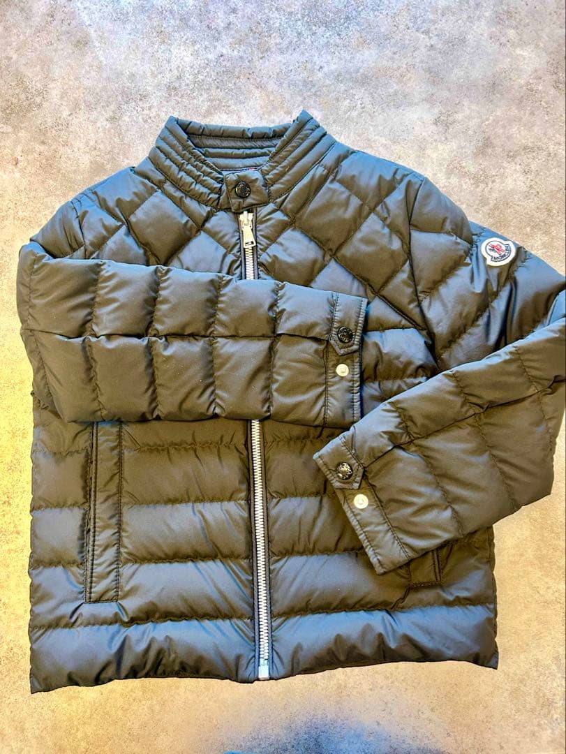 モンクレール　キッズダウンジャケット