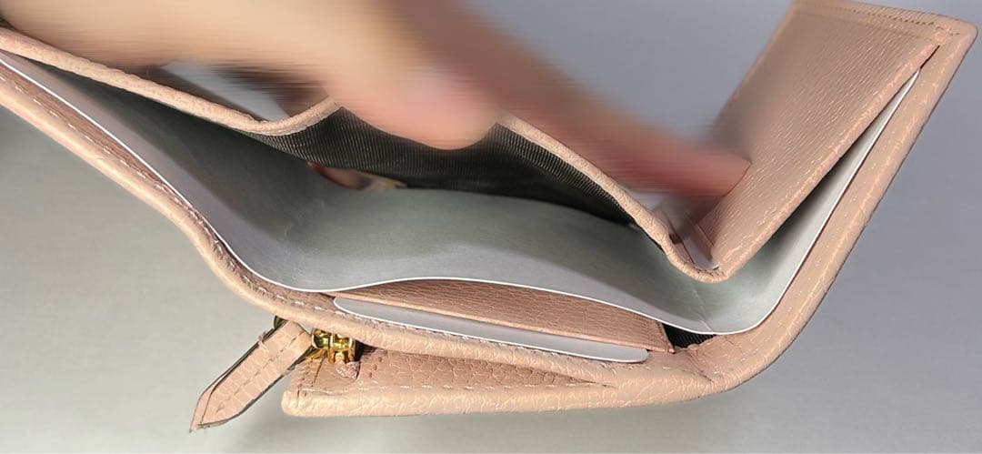 【新品未使用美品】GUCCI ピンクレザー三つ折り財布 袋付き