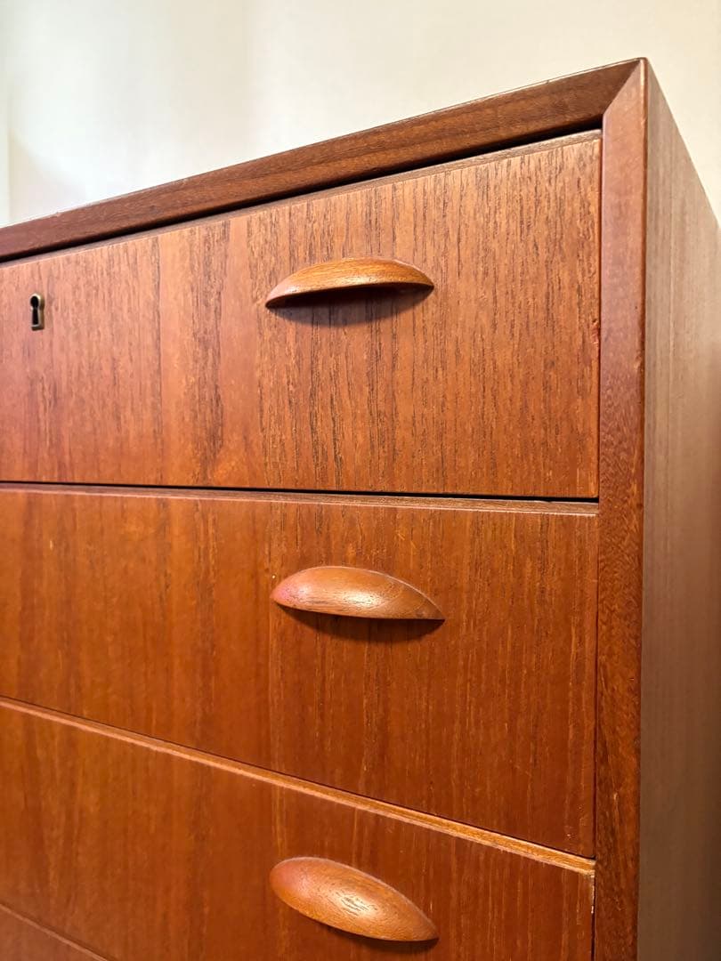 北欧ヴィンテージ チーク 4段チェスト　デンマーク