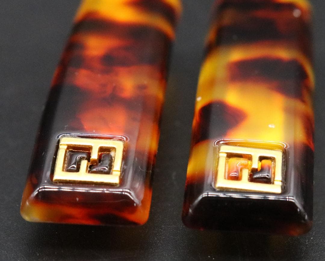 〇 FENDI フェンディ べっこう柄 ヘアピン バレッタ 髪留め 2個セット