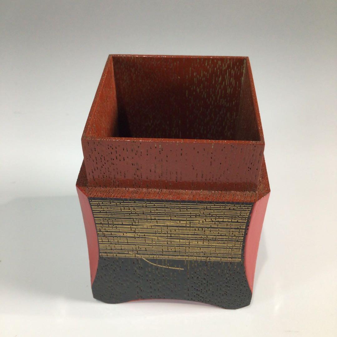 Ｐ５３９　茶器　『新谷宗久作』『黒搔合塗』『爪紅』『四方糸巻茶器』　共箱　茶道具