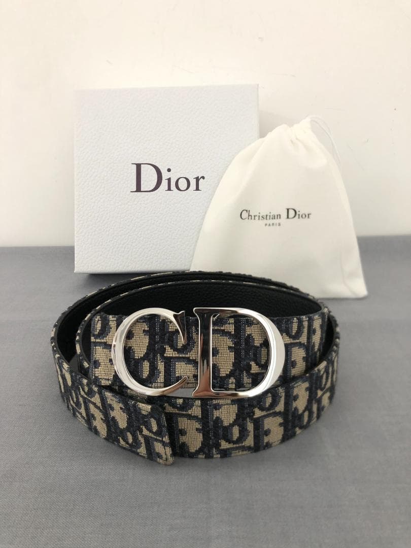 ベルド　ＣＤロゴ　シルバー　ネービーブルー　美品　男女兼用