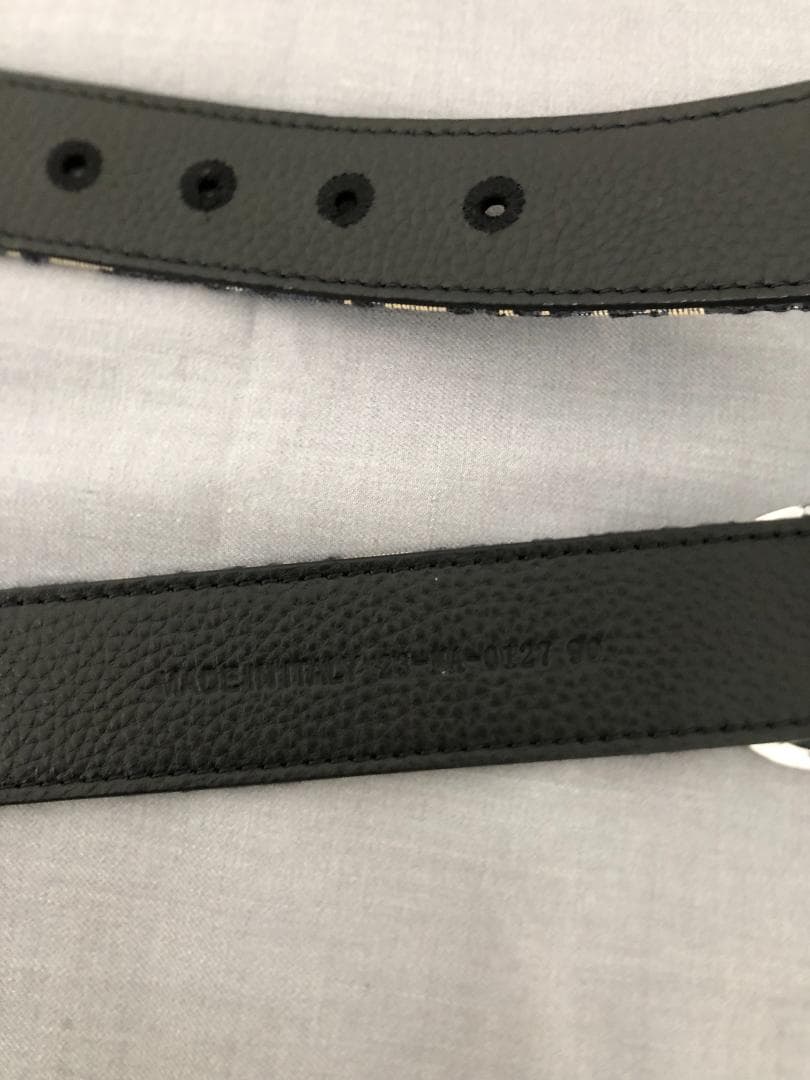 ベルド　ＣＤロゴ　シルバー　ネービーブルー　美品　男女兼用