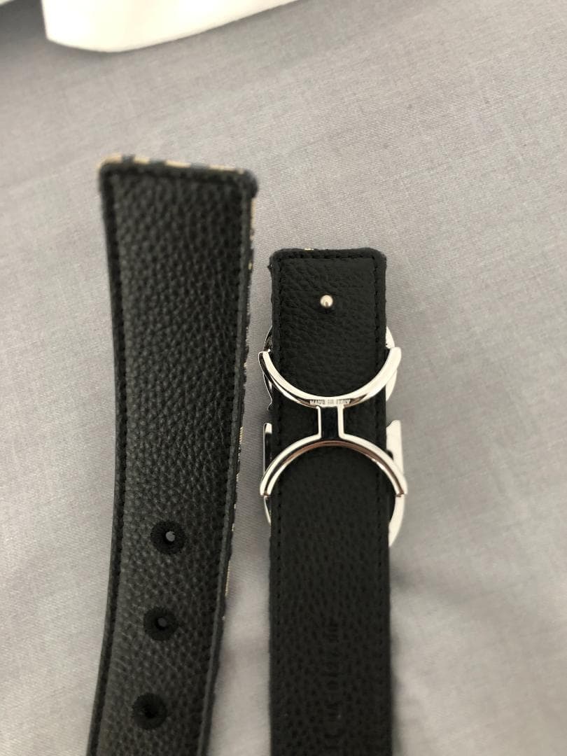 ベルド　ＣＤロゴ　シルバー　ネービーブルー　美品　男女兼用