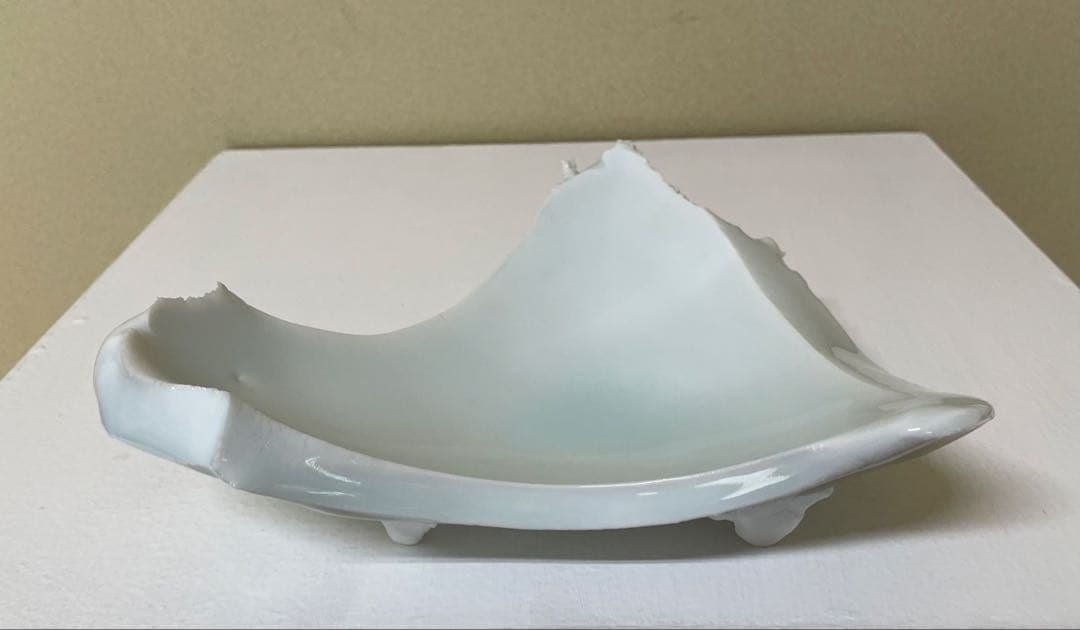加藤委作品　青白磁三角皿（Ａ)