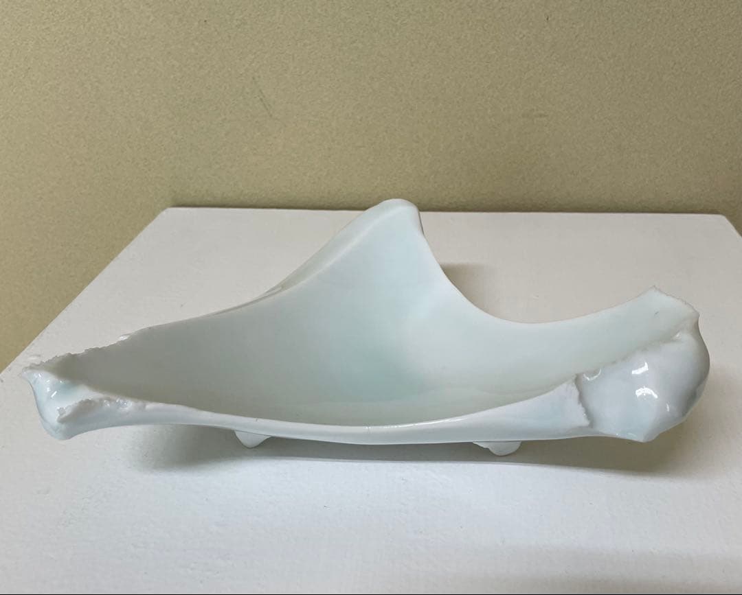 加藤委作品　青白磁三角皿（Ａ)
