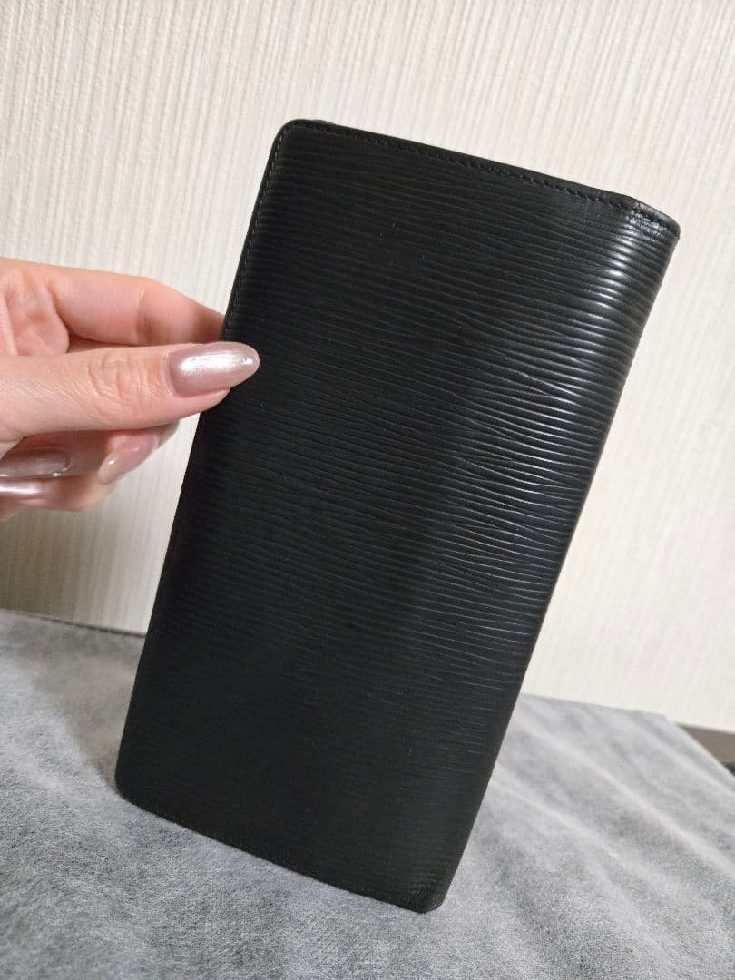 LOUIS VUITTON ルイヴィトン エピ 二つ折り 長財布