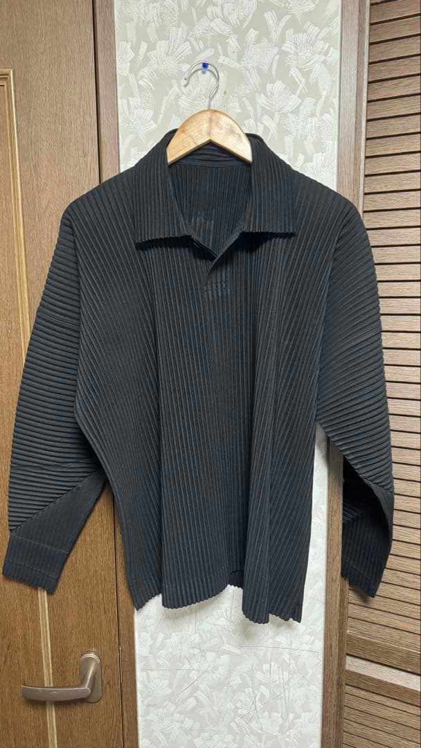 【最終値下げ！】イッセイミヤケ　オムプリッセ ブラックポロシャツ サイズ2