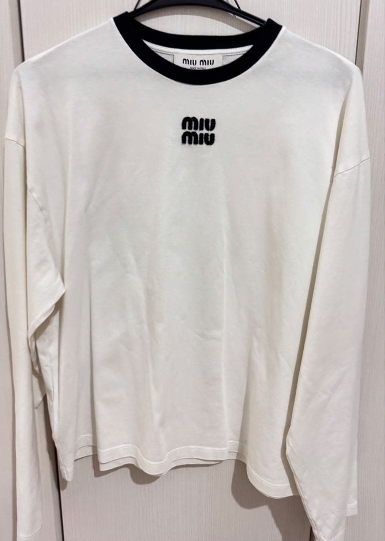 miu miu ロゴ入り ホワイトTシャツ 長袖　XS
