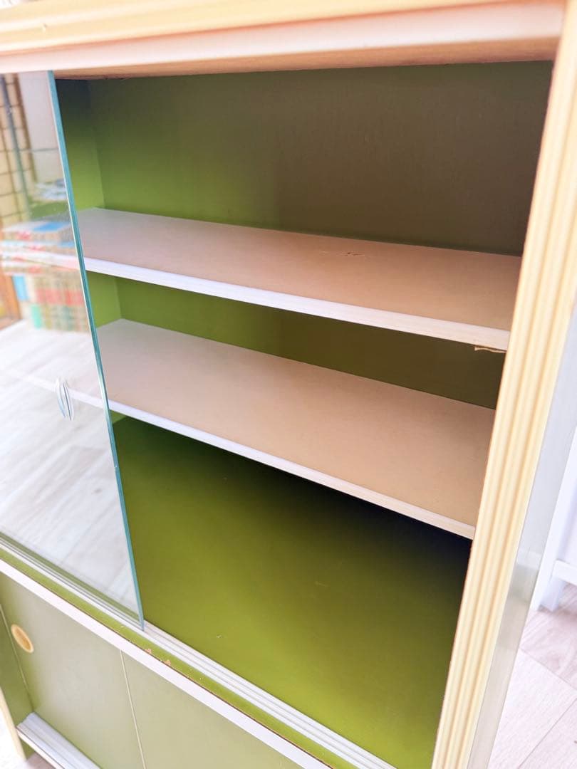 昭和レトロ 食器棚 ガラスキャビネット 小箪笥 ガラス棚 レトロポップ 抹茶色