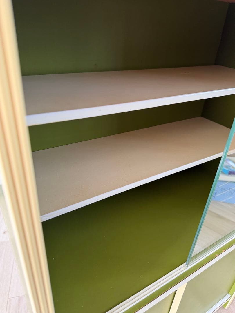 昭和レトロ 食器棚 ガラスキャビネット 小箪笥 ガラス棚 レトロポップ 抹茶色