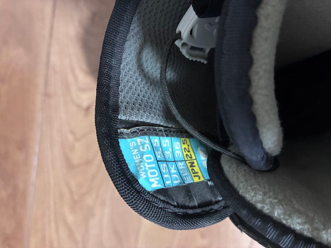 一度のみ使用の美品　全てバートン　Burtonスノーボード2点セット