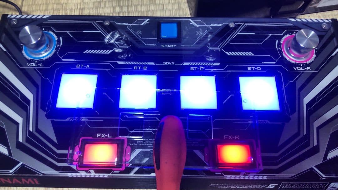 比較的美品 サウンドボルテックス Ultimate model 静音化 コナミ