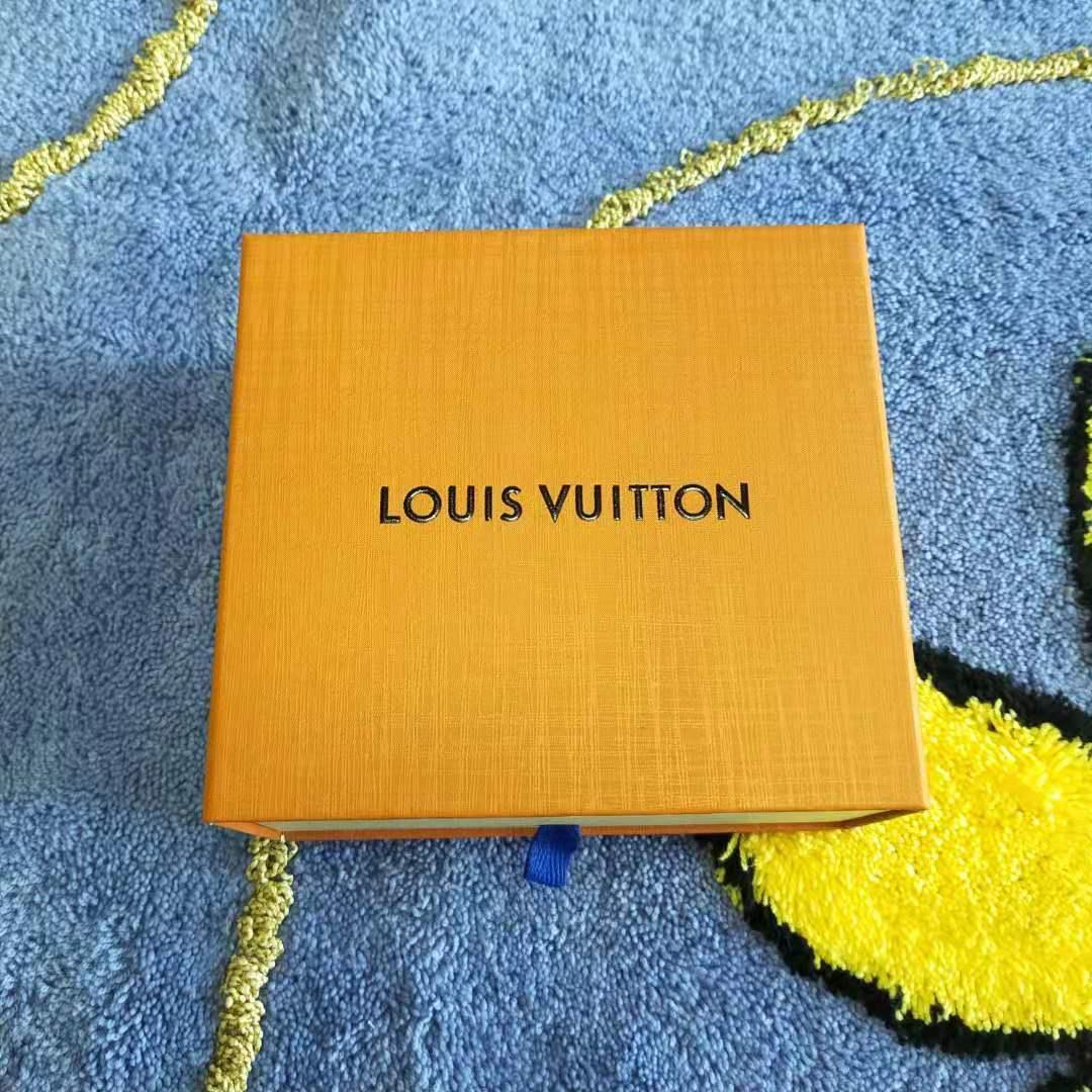 VIP限定 ノベルティ レッド×ホワイト水玉デザインのバケットバッグ