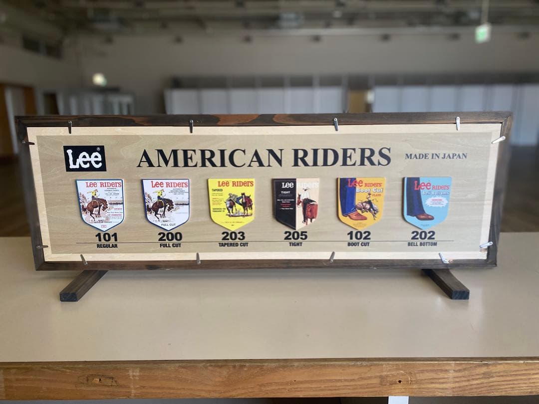 Lee木製看板 ディスプレイ