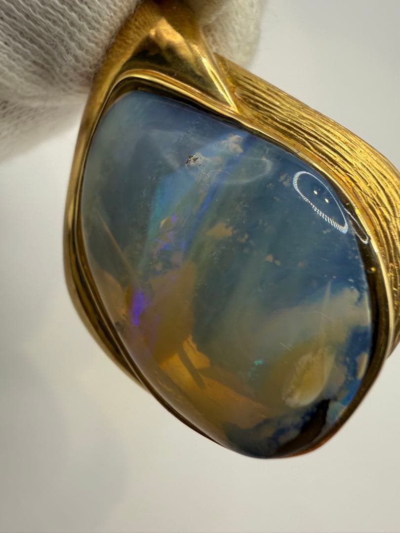 一点物　K18 大粒オパール ペンダントトップ　岩石付き