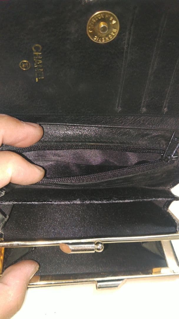 CHANEL ブラック レザー がま口財布