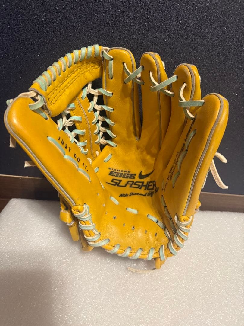 ★極美品★ NIKE ナイキ 一般軟式 外野手用 全紐交換済 小指2本 革質◎