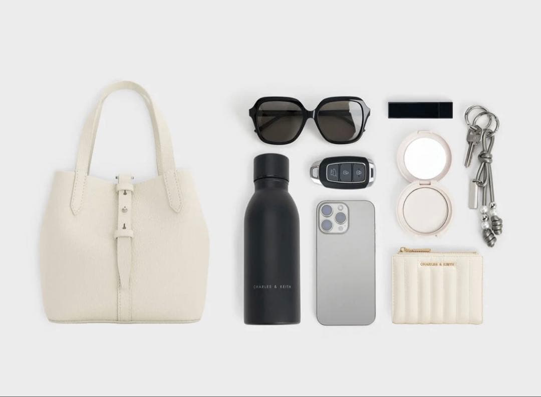 CHARLES & KEITH Beryl ベリル リサイクルレザーバケツバッグ