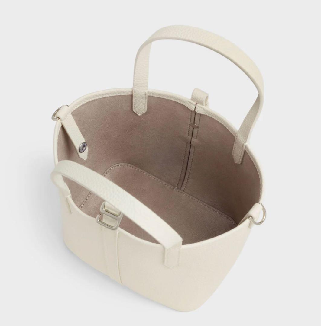 CHARLES & KEITH Beryl ベリル リサイクルレザーバケツバッグ