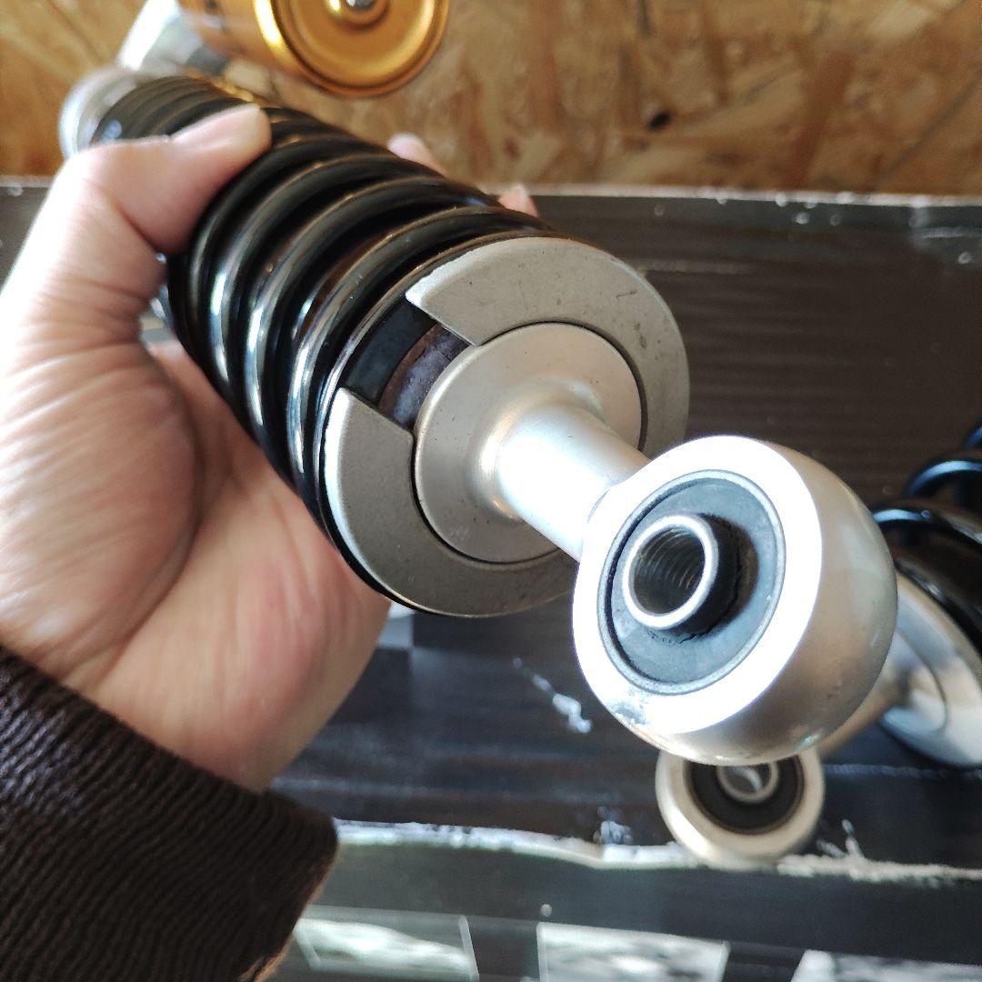 オーリンズ　リアショック