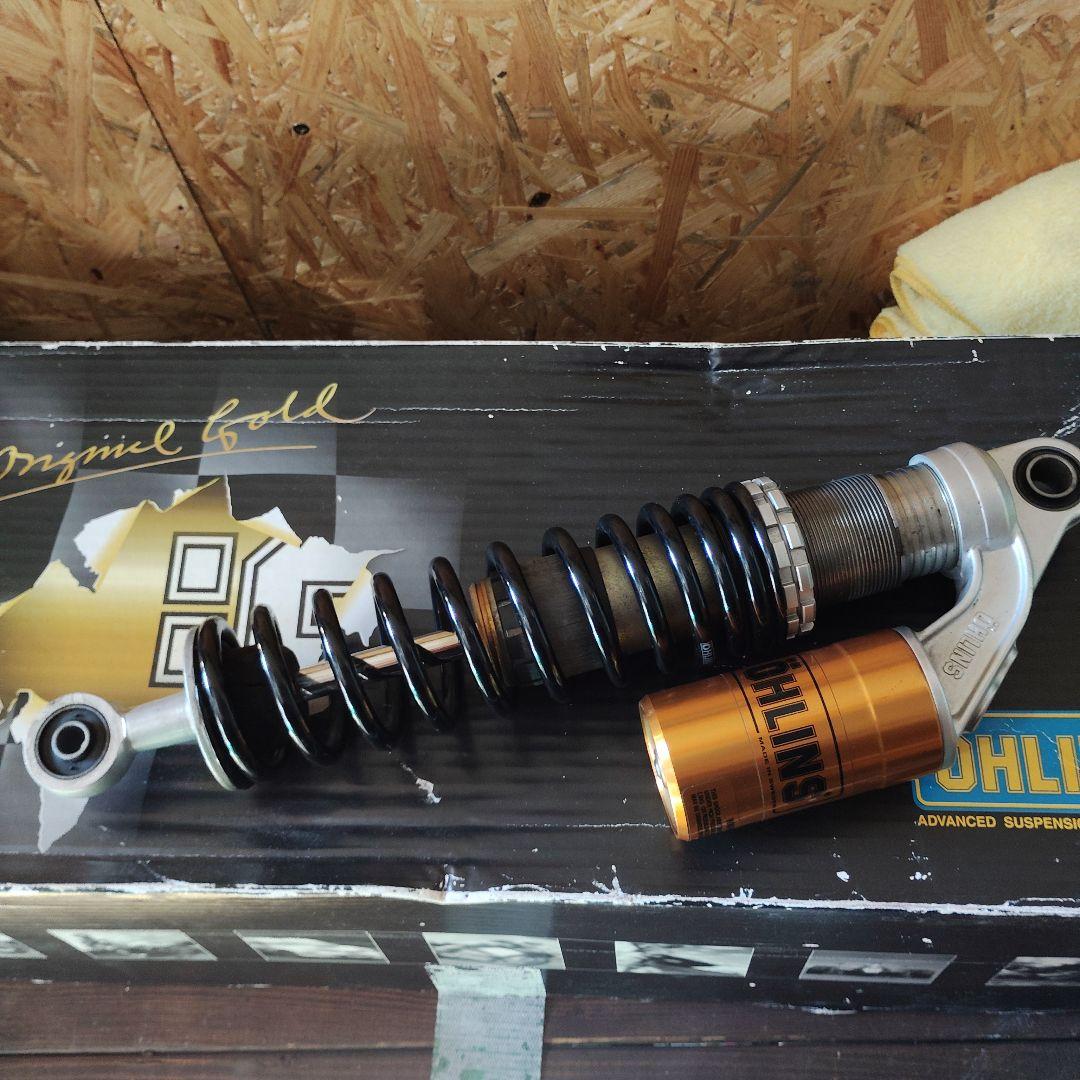 オーリンズ　リアショック