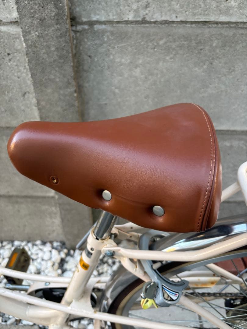 シティサイクル ベージュ 前カゴ付き　26インチ