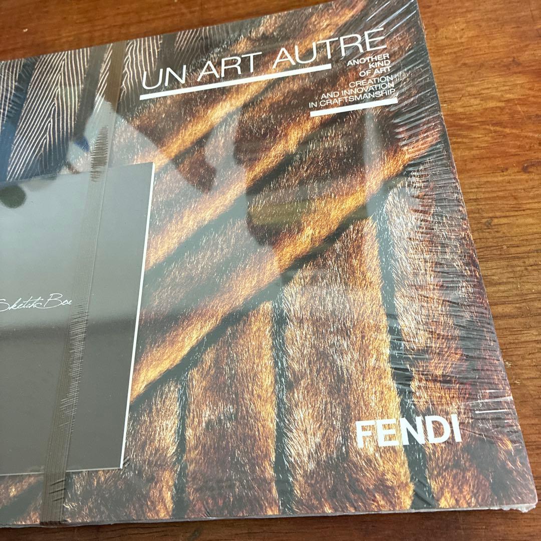 UN ART AUTRE FENDI フェンディ カタログ ハイブランド