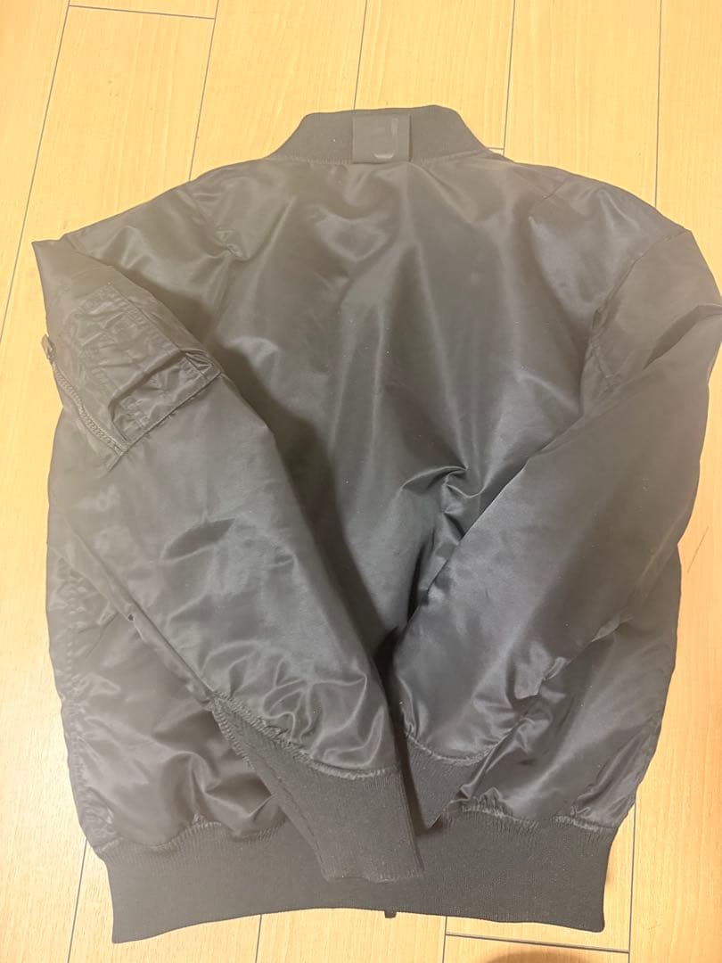 UNIQLO ブラック MA-1 フライトジャケット