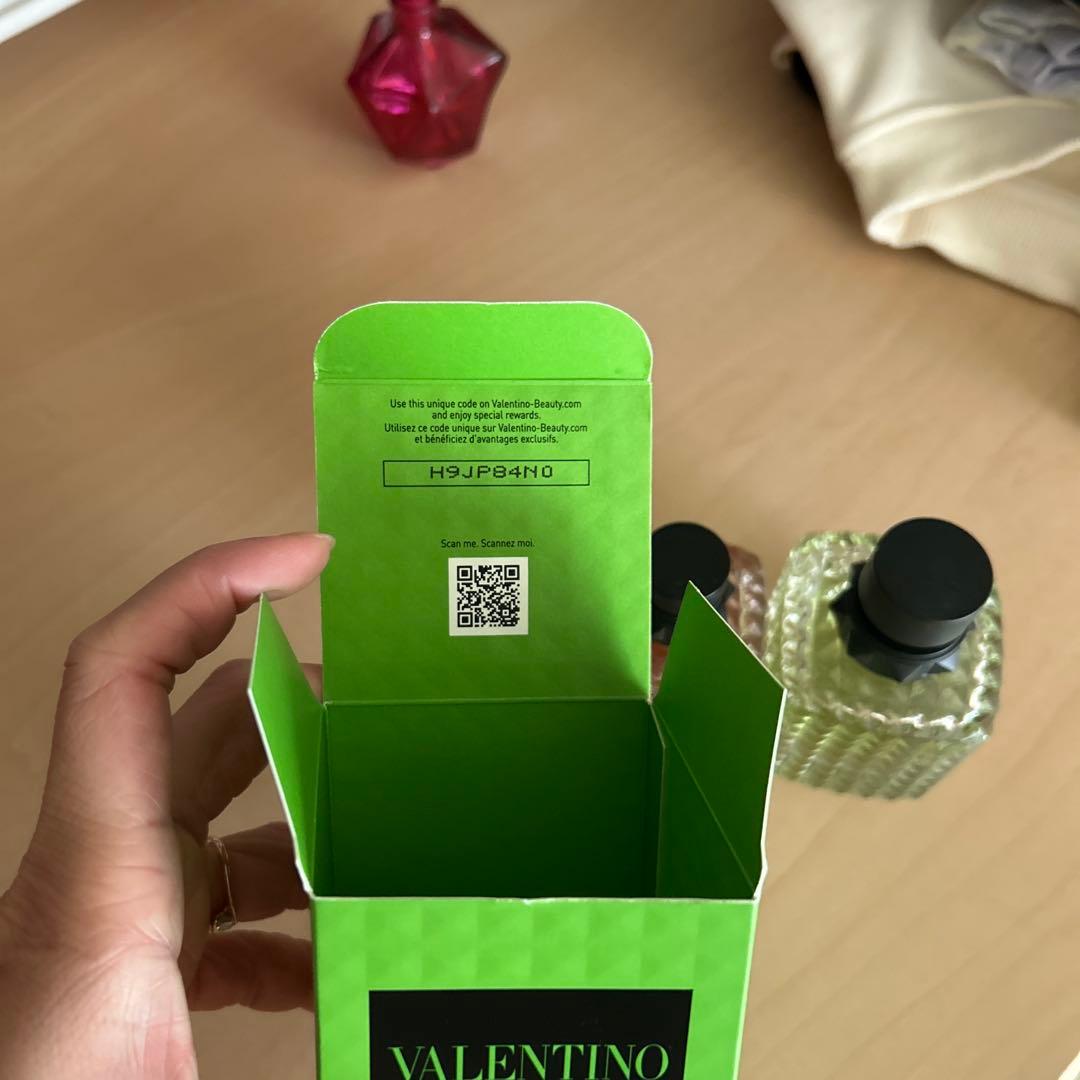 VALENTINOヴァレンティノ