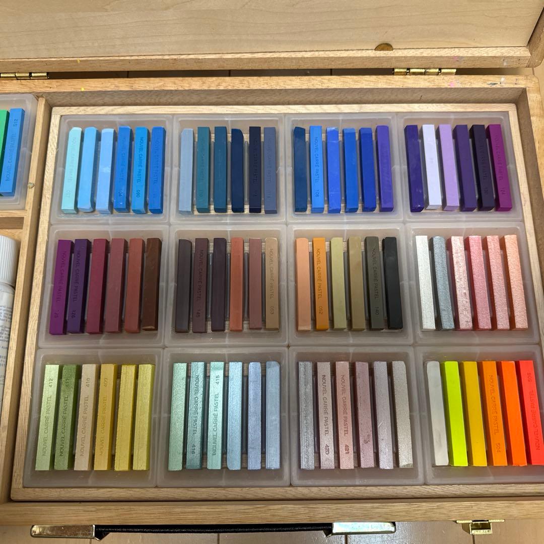 ヌーベルカレーパステル 150色セット 木箱入り