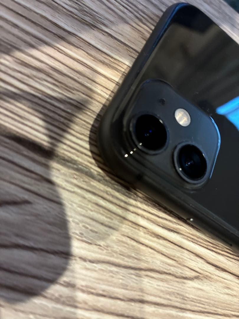 【美品】Apple iPhone 11 ブラック　本体（未使用ケーブル付）