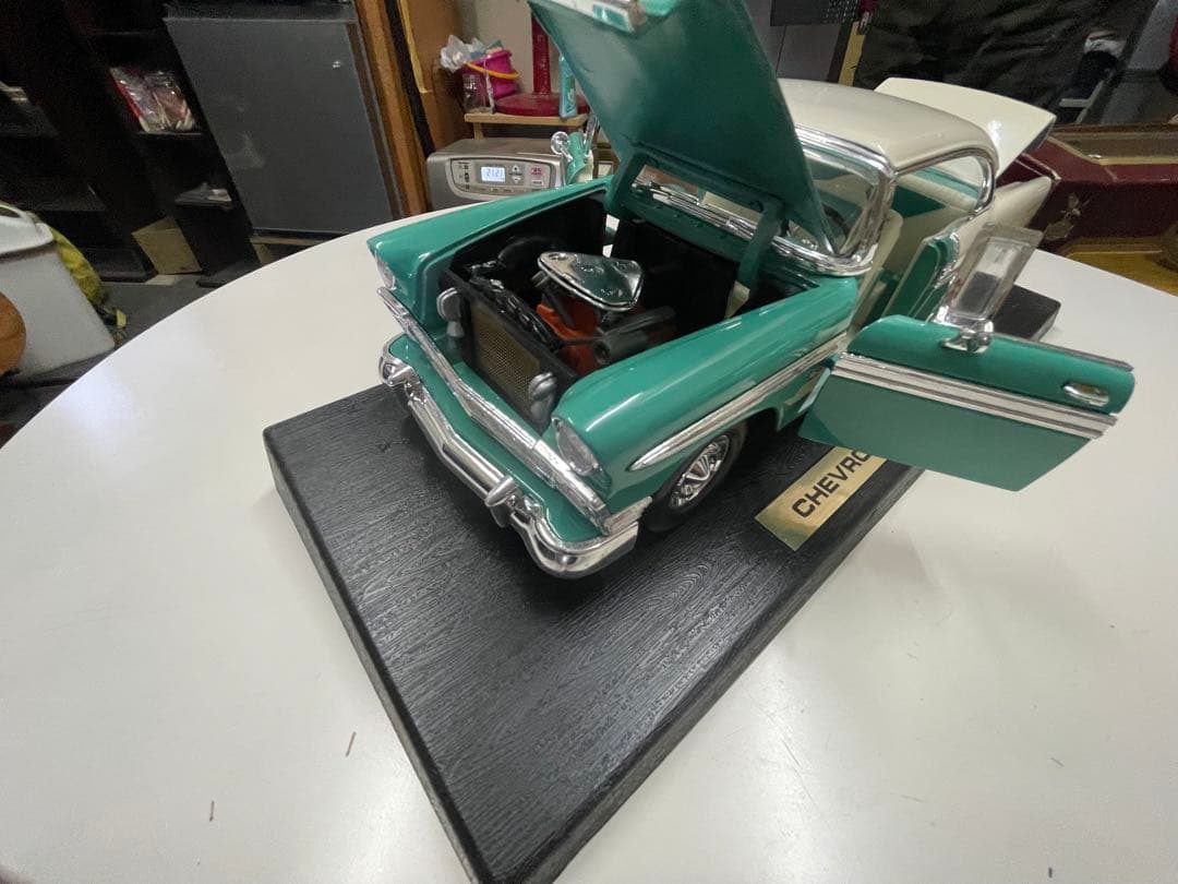 シボレー　ベルエア　1/18 箱あり　美品(1956) ダイキャストメタル