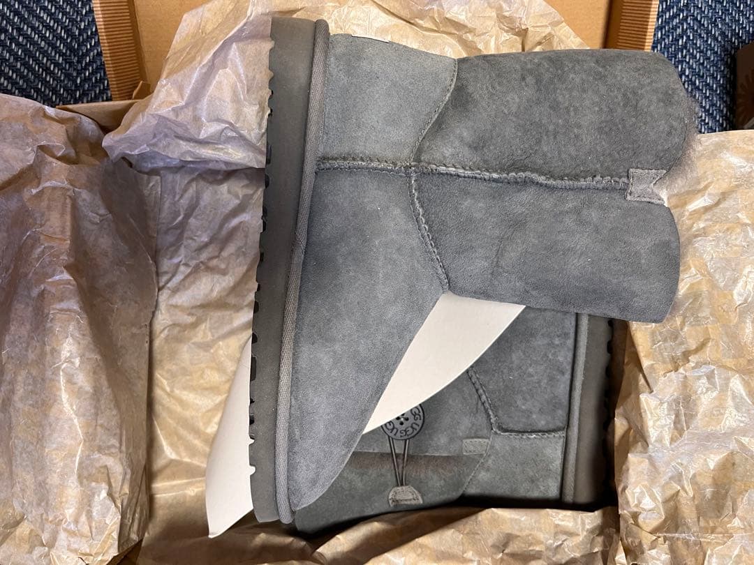 アグ　UGG ブーツ　23センチ　新品箱有り