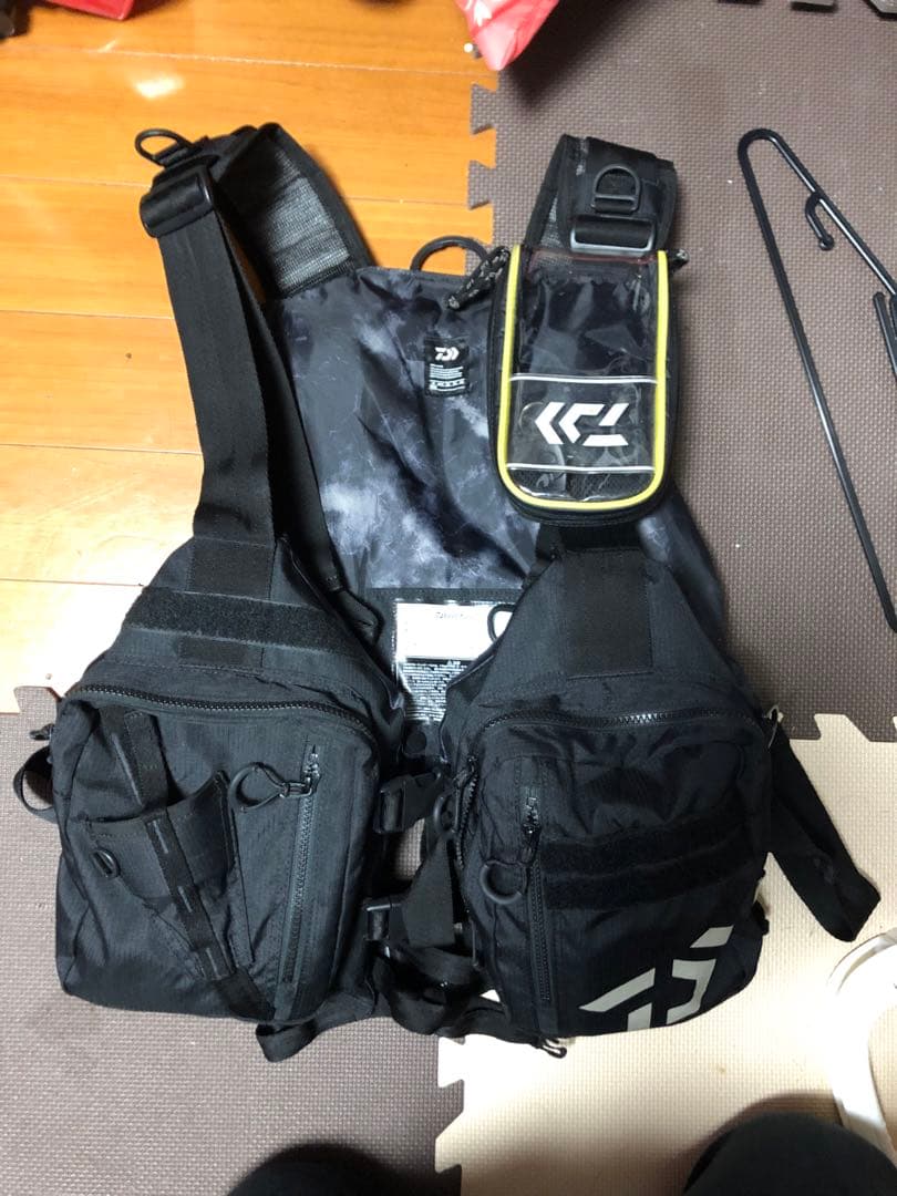 ダイワ　ライトフロートゲームベストDF6421