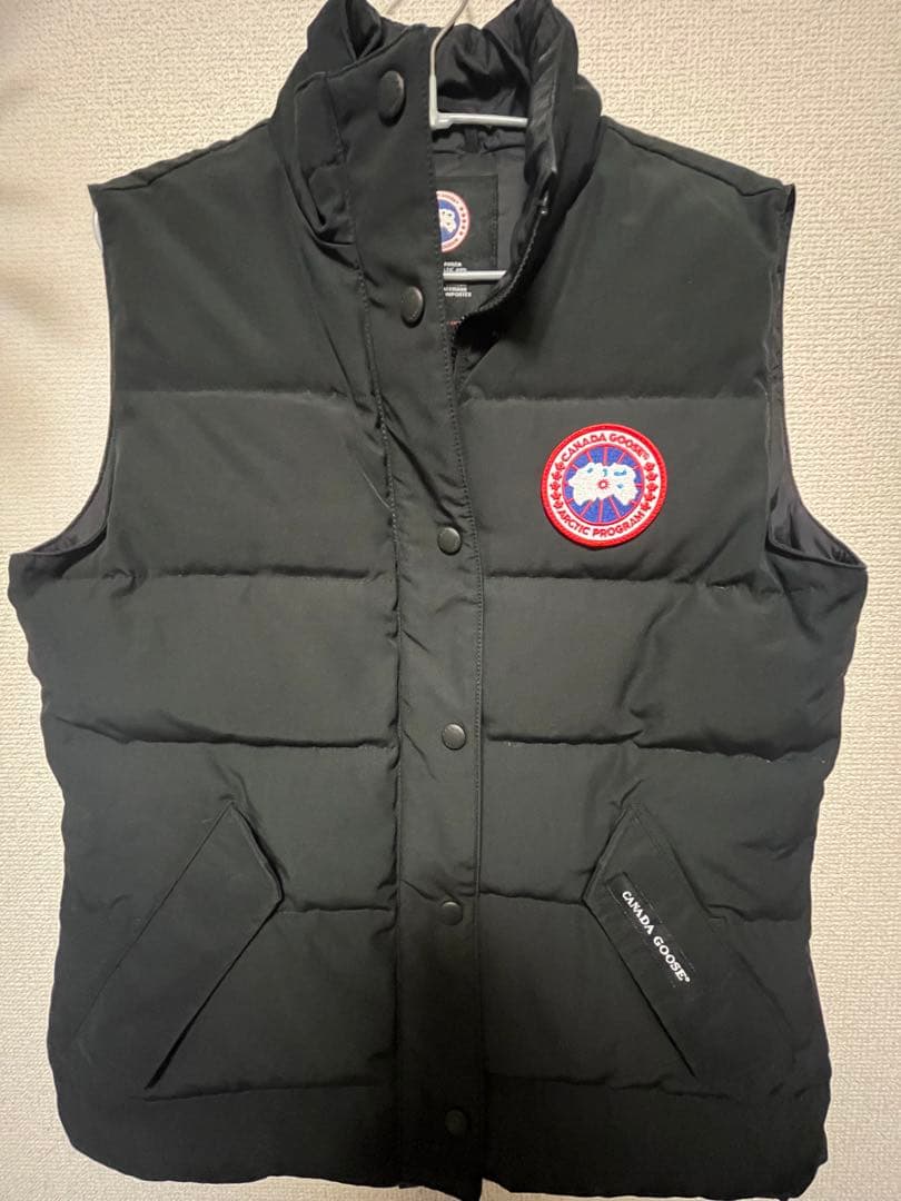   ブラック ダウンベスト　極美品　最終出品