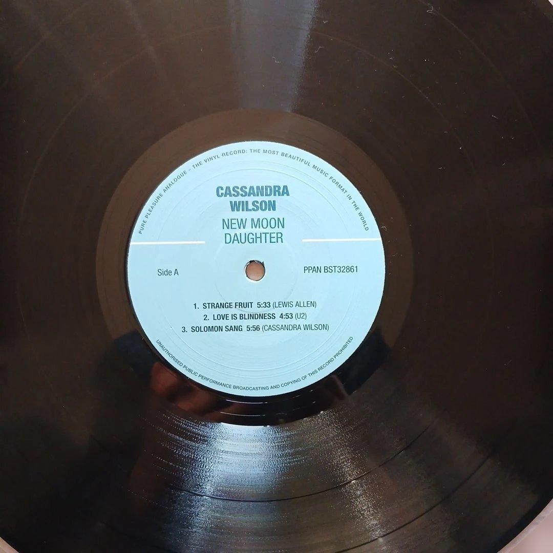 極美品180g2LP カサンドラ•ウィルソン\"ニュー•ムーン•ドーター\" 限定盤