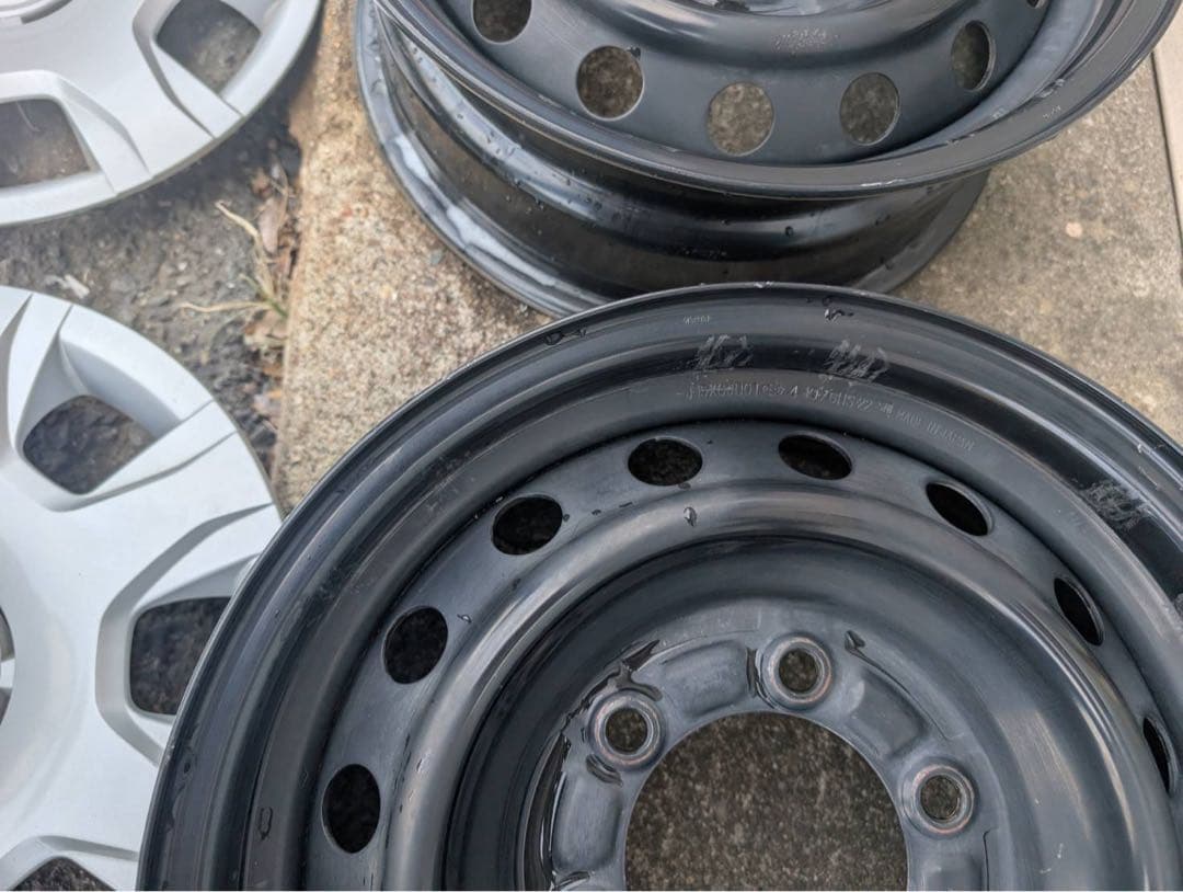 200系ハイエース　純正てっちんホイール+キャップ／ナット付き